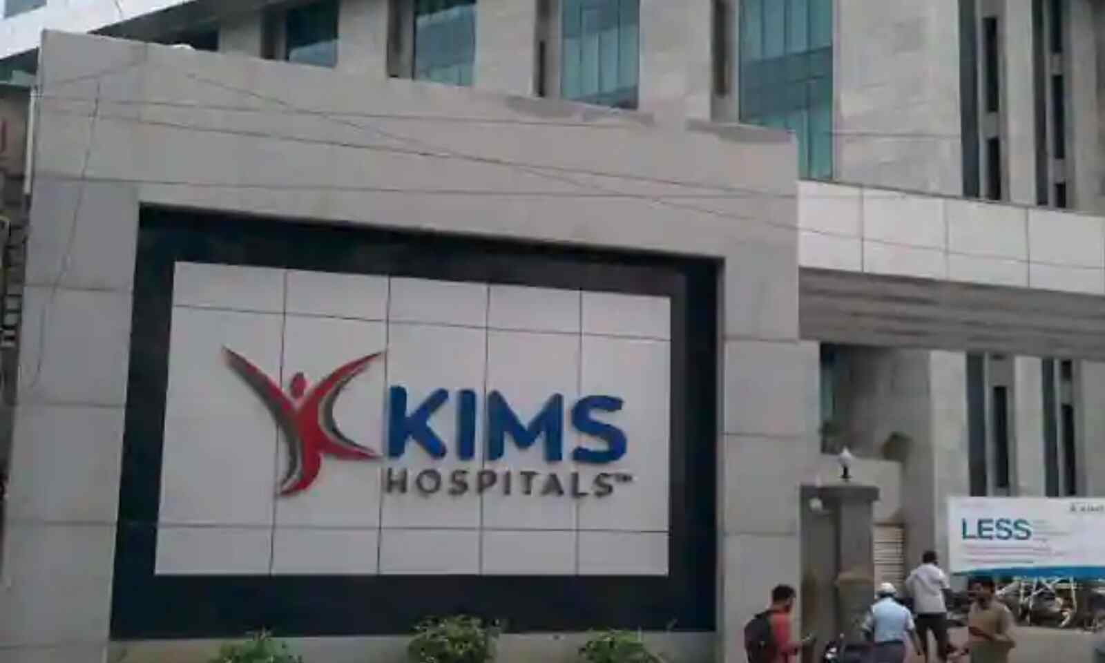 Complete diabetic foot care | KIMS vascular surgeon Hyderabad