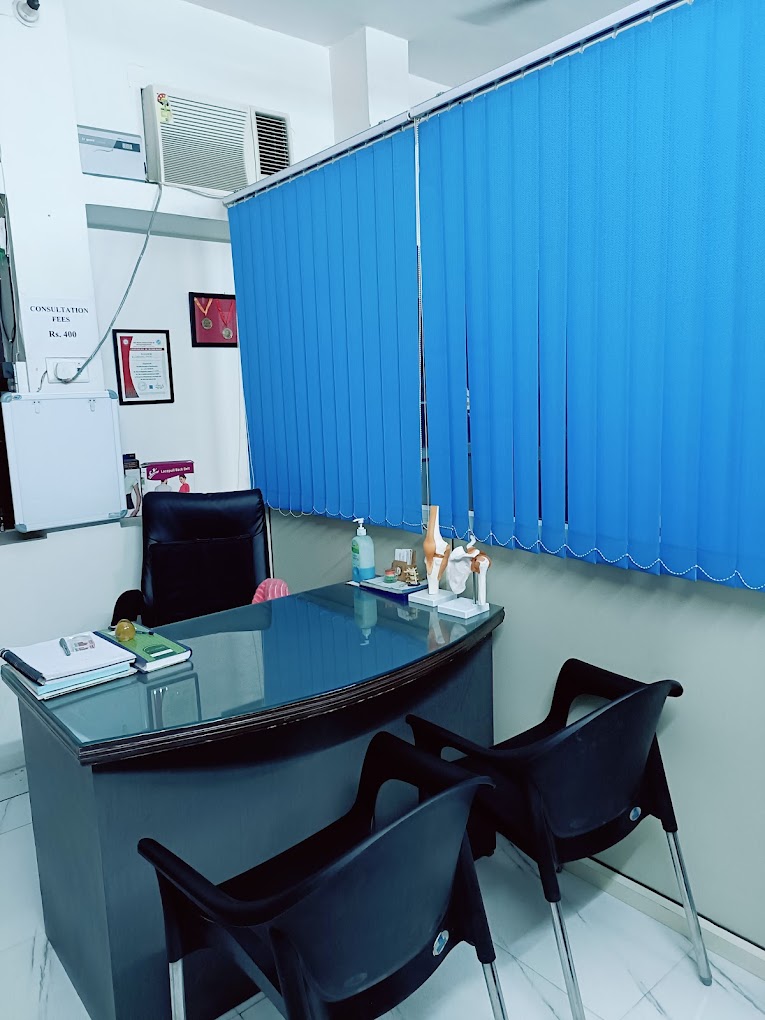 Best Physiotherapist in Lucknow | Dr. Shashwat Physio4U