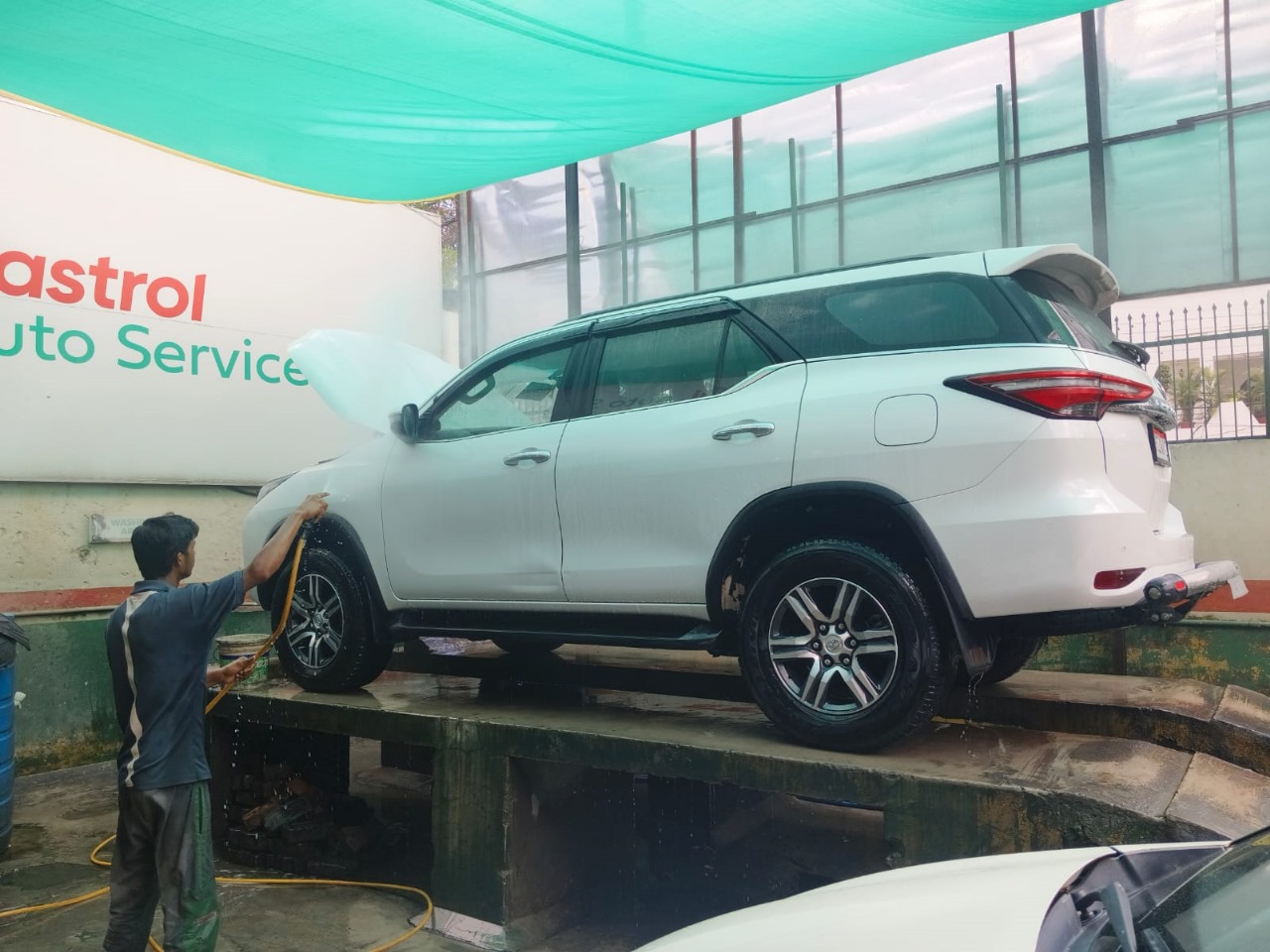 Car wash in gomti nagar lucknow